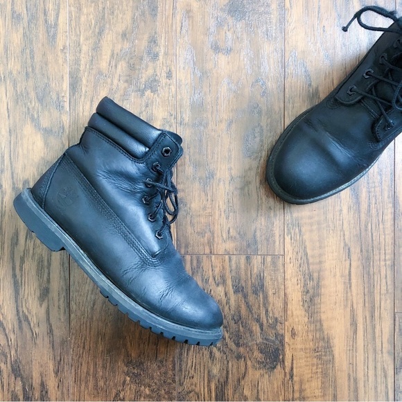Timberland • Waterville 6" Waterproof Lug Sole Booties black leather lace up - Picture 3 of 14
